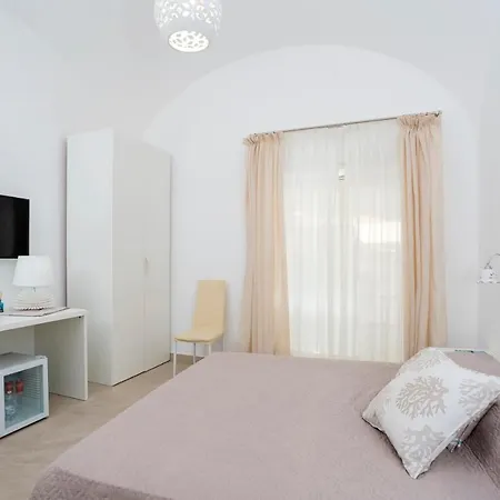 Caprita Bed & Breakfast 4*