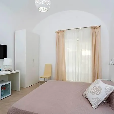 Bed & Breakfast Caprita 4*